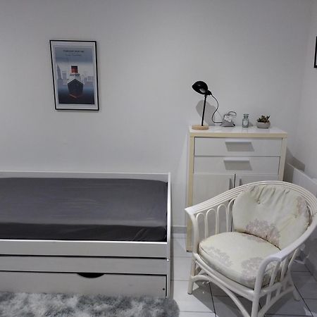 Charmant Studio Canape Lit Netflix Prime Video Dazn Wifi Le Havre Exterior photo